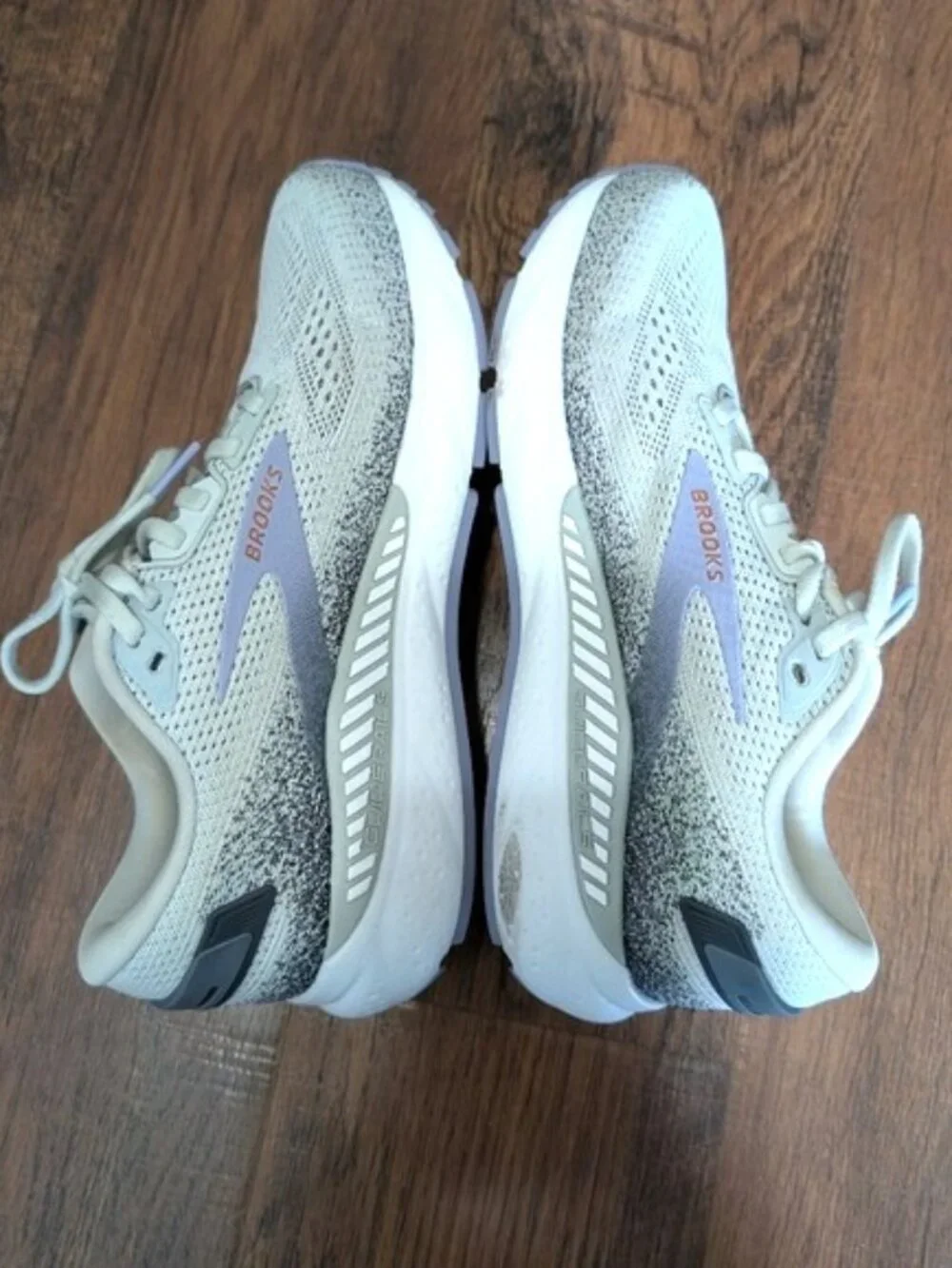 Brooks Ariel GTS 24 - Light Gray and Lilac Women's Running Shoes - 8.5B - EUC